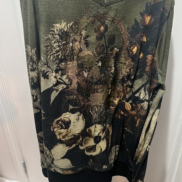 Sweater - Picture 4 of 4